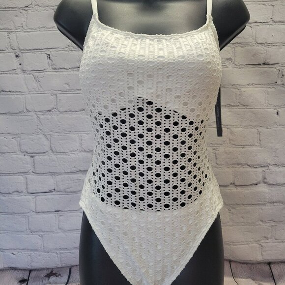 Carmen Marc Valvo Other - Carmen Marc Valvo Women's Crochet Scoop-Neck One-Piece Swimsuit- White
